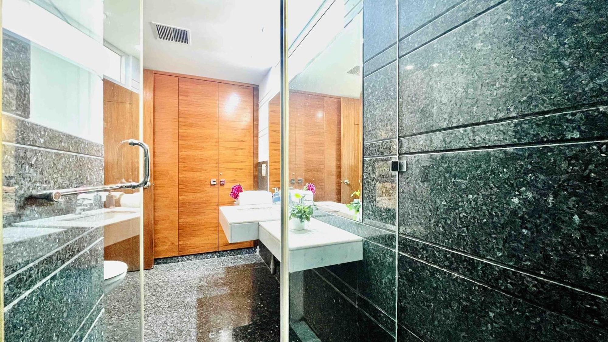 Olive Service Apartments - Greater Kailash New Delhi Luaran gambar